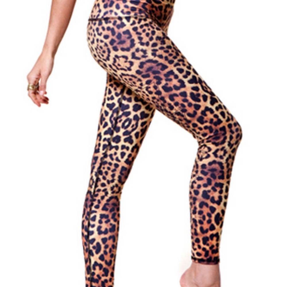 Teeki hot pant Gold Awakening